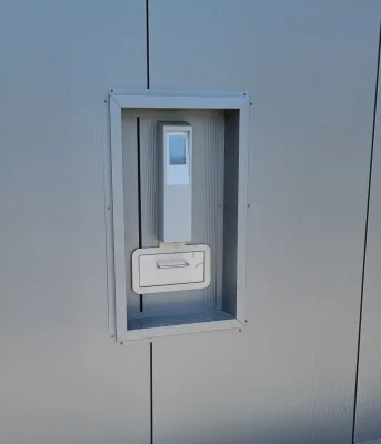 SafetyFirst sleutelautomaat, ingebouwd in de gevel bij All Rent